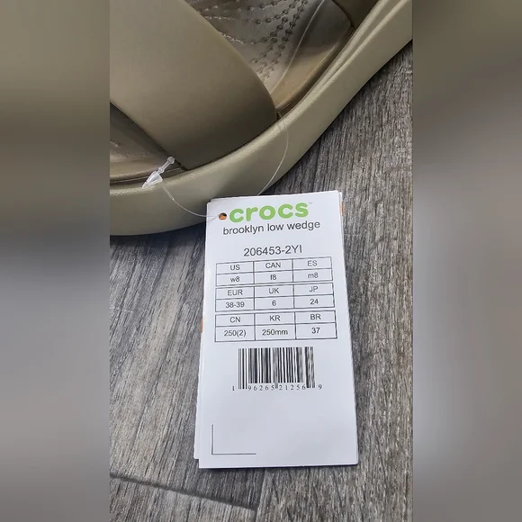 Crocs Women's Brooklyn Low Wedge Sandals - Size 8 *NWT* - Picture 2 of 7